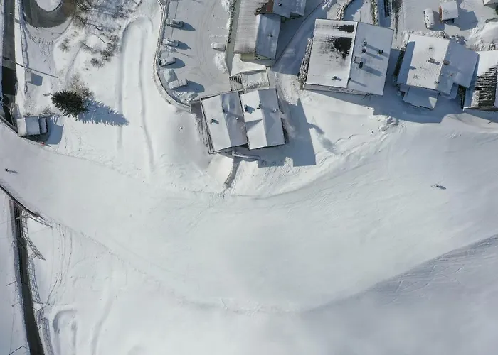 - The Peak Alpesi faház