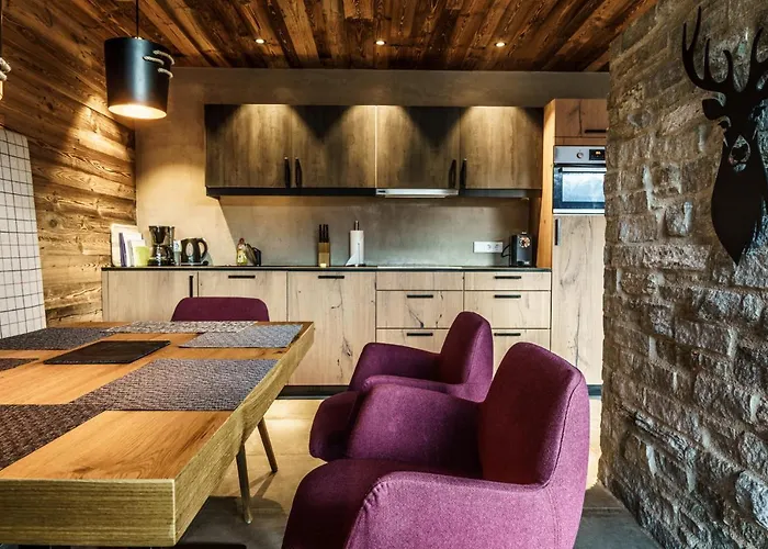 - The Peak Alpesi faház