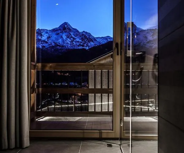 - The Peak Alpesi faház