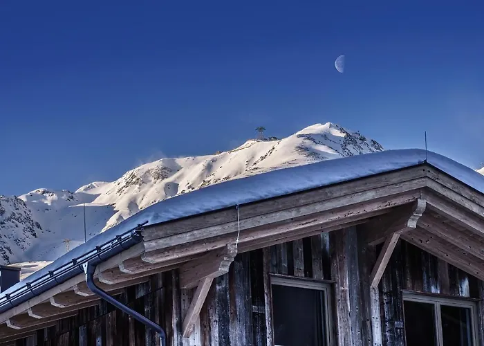 - The Peak Alpesi faház