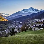 - The Peak Alpesi faház *