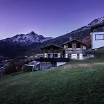 - The Peak Alpesi faház *