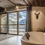 - The Peak Alpesi faház