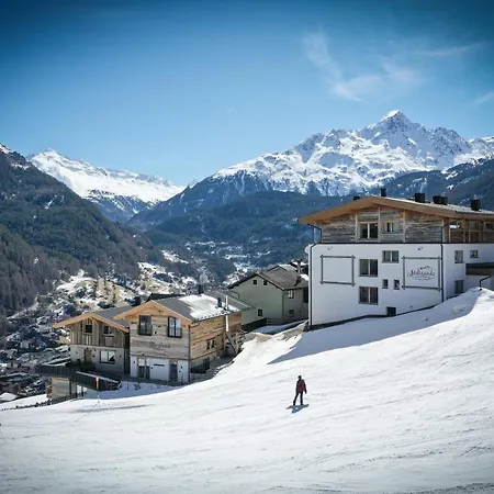 The Peak Soelden - Chalets Mit Outdoor-Pool *