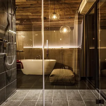 The Peak Soelden - Chalets Mit Outdoor-Pool Domek alpejski