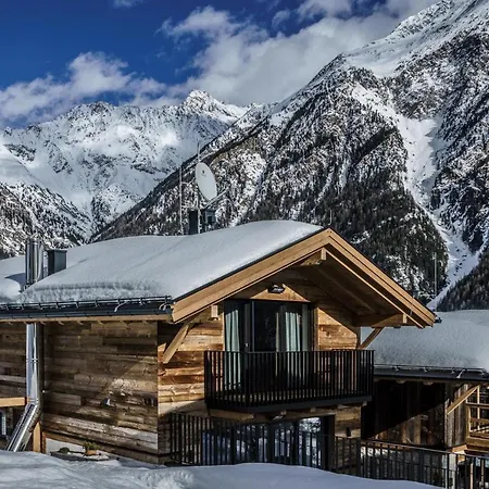 The Peak Soelden - Chalets Mit Outdoor-Pool Sölden