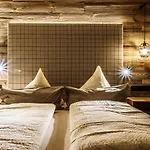Chalet - The Peak *
