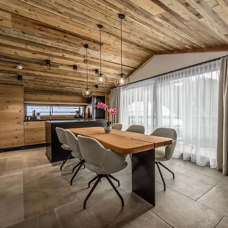 Chalet - The Peak